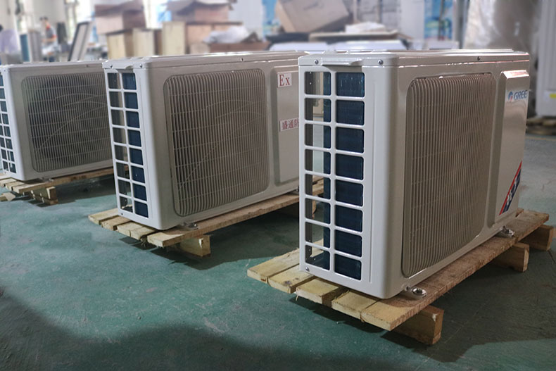 �������{