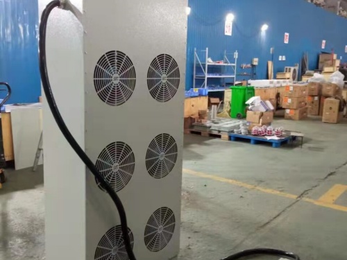 ͨ�����I����ů�L�C